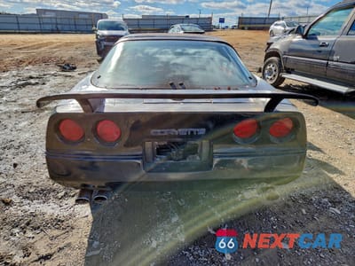 Zdjęcie 6 z 12 samochodu: 1984 CHEVROLET CORVETTE VIN:1G1AY0785E5132358 - miniatura