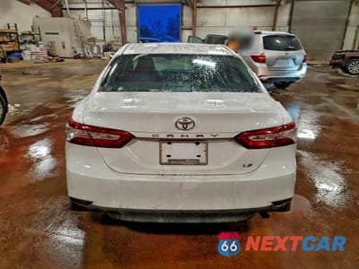 Zdjęcie 6 z 12 samochodu: 2018 TOYOTA CAMRY L VIN:4T1B11HK4JU103364 - miniatura