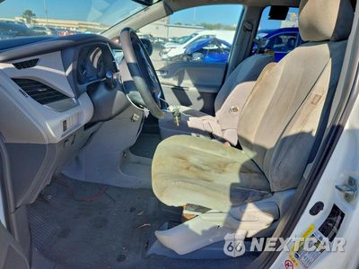 Zdjęcie 7 z 12 samochodu: 2018 TOYOTA SIENNA LE VIN:5TDKZ3DC4JS965706 - miniatura