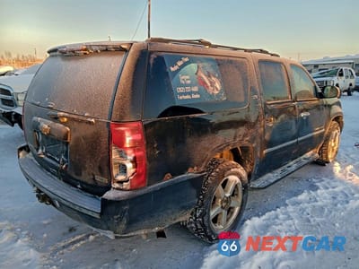 Trzecie zdjęcie samochodu z tyłu: 2011 CHEVROLET SUBURBAN K1500 LTZ VIN:1GNSKKE36BR101034 - miniatura