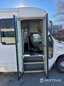 Czwarte zdjęcie samochodu z boku: 2014 FORD ECONOLINE E350 SUPER DUTY CUTAWAY VAN VIN:1FDEE3FL1EDA72850 - miniatura