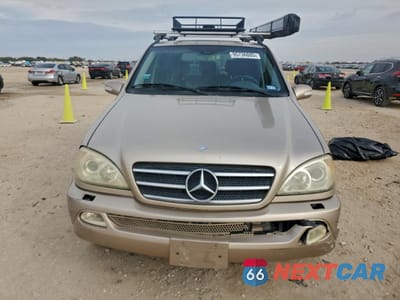 Piąte zdjęcie samochodu w środku: 2004 MERCEDES-BENZ ML 500 VIN:4JGAB75E44A463198 - miniatura