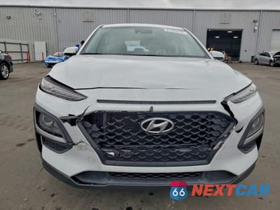 Piąte zdjęcie samochodu w środku: 2019 HYUNDAI KONA SE VIN:KM8K12AA5KU257347 - miniatura