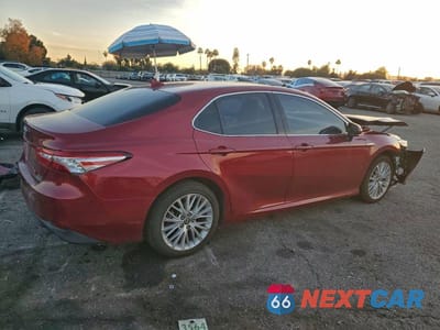 Trzecie zdjęcie samochodu z tyłu: 2020 TOYOTA CAMRY XLE VIN:4T1F31AK5LU541125 - miniatura