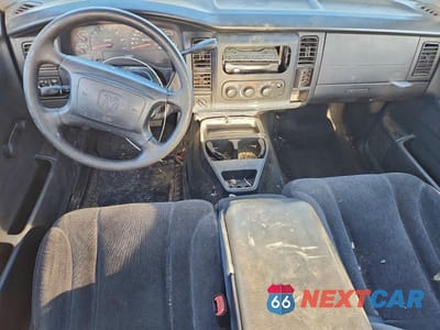 Zdjęcie 8 z 12 samochodu: 2004 DODGE DAKOTA VIN:1D7HG38K64S623273 - miniatura