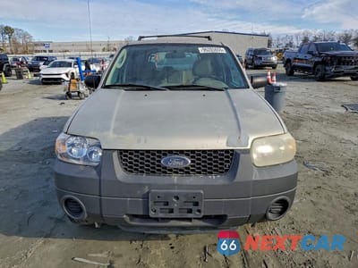 Piąte zdjęcie samochodu w środku: 2005 FORD ESCAPE XLS VIN:1FMYU92ZX5KA88358 - miniatura