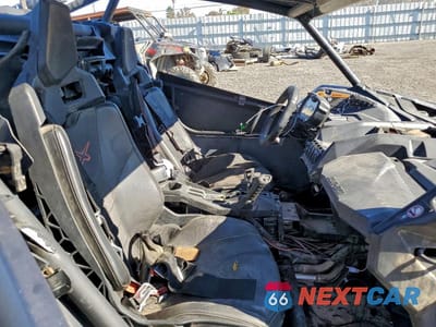Piąte zdjęcie samochodu w środku: 2018 CAN-AM MAVERICK X3 UTILITY VEHICLE VIN:3JBVXAW21JK000389 - miniatura