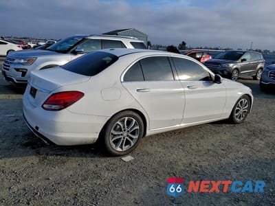 Trzecie zdjęcie samochodu z tyłu: 2017 MERCEDES-BENZ C 300 VIN:55SWF4JB9HU202122 - miniatura