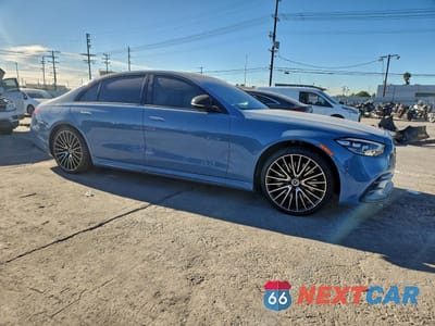 Czwarte zdjęcie samochodu z boku: 2023 MERCEDES-BENZ S 580 4MATIC VIN:W1K6G7GBXPA204823 - miniatura