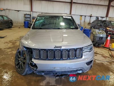 Piąte zdjęcie samochodu w środku: 2020 JEEP GRAND CHEROKEE LAREDO VIN:1C4RJFAGXLC420967 - miniatura