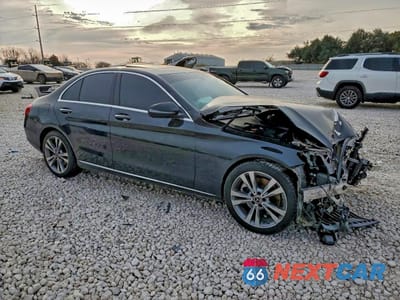 Czwarte zdjęcie samochodu z boku: 2021 MERCEDES-BENZ C 300 VIN:W1KWF8DB3MR608329 - miniatura