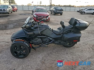 Trzecie zdjęcie samochodu z tyłu: 2022 CAN-AM SPYDER ROADSTER F3-T VIN:2BXREDD27NV000898 - miniatura