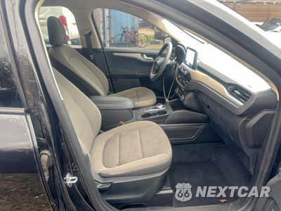Piąte zdjęcie samochodu w środku: 2020 FORD ESCAPE SE VIN:1FMCU0G6XLUA69542 - miniatura