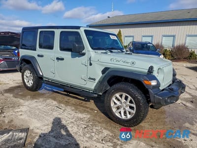 Czwarte zdjęcie samochodu z boku: 2023 JEEP WRANGLER SPORT VIN:1C4HJXDNXPW680320 - miniatura