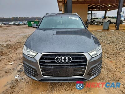 Piąte zdjęcie samochodu w środku: 2018 AUDI Q3 PREMIUM VIN:WA1ECCFSXJR003096 - miniatura