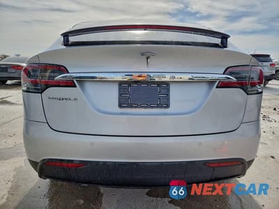Zdjęcie 6 z 14 samochodu: 2018 TESLA MODEL X VIN:5YJXCDE21JF101252 - miniatura