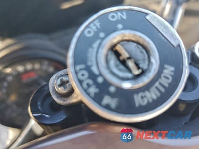 Zdjęcie 8 z 10 samochodu: 2004 SUZUKI GSX-R600 K VIN:JS1GN7CA842106049 - miniatura