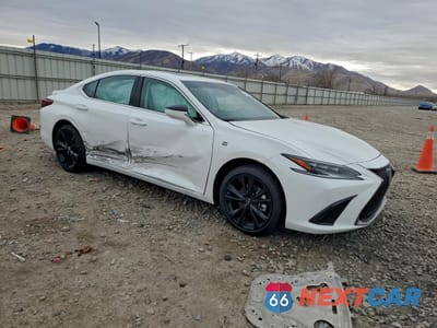 Czwarte zdjęcie samochodu z boku: 2025 LEXUS ES 300H BASE VIN:58ADA1C1XSU062076 - miniatura