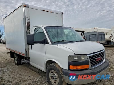 Czwarte zdjęcie samochodu z boku: 2013 GMC SAVANA BOX TRUCK VIN:1GD072BA1D1117899 - miniatura