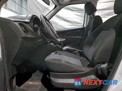 Zdjęcie 7 z 14 samochodu: 2016 RAM PROMASTER CITY VIN:ZFBERFAT7G6B43371 - miniatura