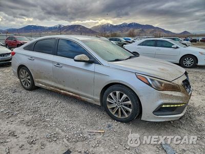 Czwarte zdjęcie samochodu z boku: 2015 HYUNDAI SONATA SPORT VIN:5NPE34AF9FH081924 - miniatura