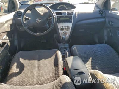 Zdjęcie 8 z 14 samochodu: 2008 TOYOTA YARIS VIN:JTDBT923084037002 - miniatura