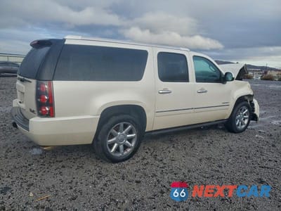Trzecie zdjęcie samochodu z tyłu: 2013 GMC YUKON XL DENALI VIN:1GKS2MEF4DR332102 - miniatura