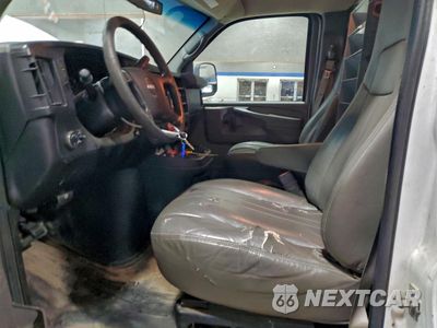Zdjęcie 7 z 13 samochodu: 2014 GMC SAVANA G2500 VIN:1GTW7FCA5E1143492 - miniatura