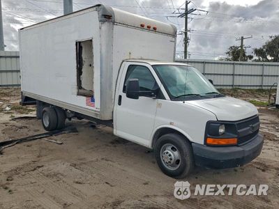 Czwarte zdjęcie samochodu z boku: 2015 CHEVROLET EXPRESS BOX TRUCK VIN:1GB3G4CG5F1264573 - miniatura