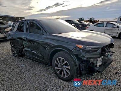 Czwarte zdjęcie samochodu z boku: 2025 AUDI Q6 E-TRON PREMIUM VIN:WA114BGF0SA072743 - miniatura