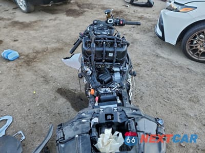 Zdjęcie 6 z 9 samochodu: 2023 BMW S 1000 RR VIN:WB10E6306P6H68279 - miniatura