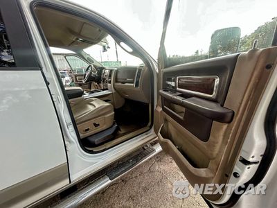 Piąte zdjęcie samochodu w środku: 2011 DODGE RAM 3500 VIN:3D73Y4CL5BG592342 - miniatura