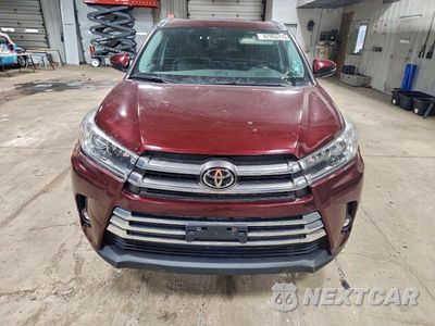 Piąte zdjęcie samochodu w środku: 2019 TOYOTA HIGHLANDER LIMITED VIN:5TDDZRFHXKS741331 - miniatura