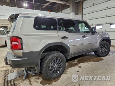 Trzecie zdjęcie samochodu z tyłu: 2025 TOYOTA LAND CRUISER BASE VIN:JTEABFAJ6SK027439 - miniatura
