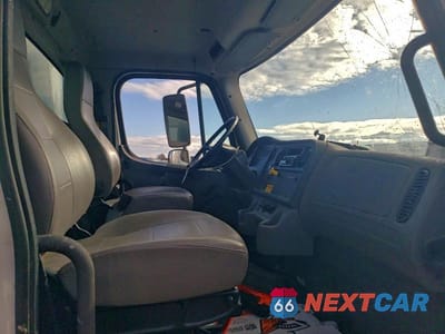 Piąte zdjęcie samochodu w środku: 2019 FREIGHTLINER BIUSINESS CLASS M2 BOX TRUCK VIN:1FVACXFC9KHKH7448 - miniatura