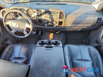 Zdjęcie 8 z 12 samochodu: 2010 GMC SIERRA C1500 SLE VIN:3GTRCVE00AG175012 - miniatura