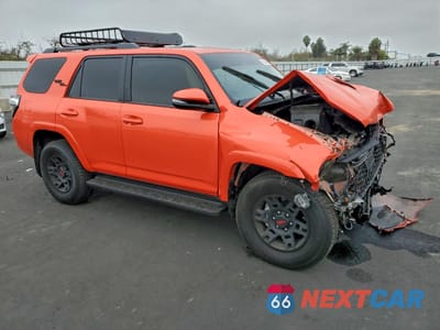 Czwarte zdjęcie samochodu z boku: 2024 TOYOTA 4RUNNER SR5 PREMIUM VIN:JTERU5JR7R6296842 - miniatura