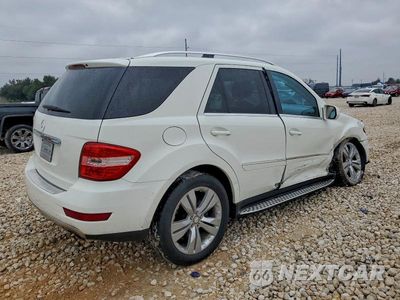 Trzecie zdjęcie samochodu z tyłu: 2010 MERCURY 350 VIN:4JGBB5GB4AA567262 - miniatura