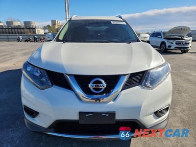Piąte zdjęcie samochodu w środku: 2016 NISSAN ROGUE S VIN:JN8AT2MT8GW007575 - miniatura