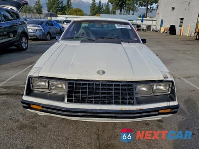 Piąte zdjęcie samochodu w środku: 1981 FORD MUSTANG VIN:1FABP15B0BR112998 - miniatura