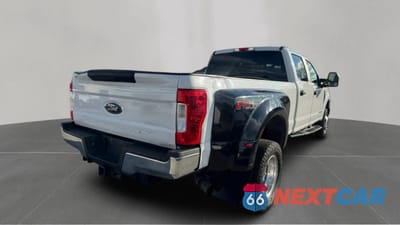 Czwarte zdjęcie samochodu z boku: 2017 FORD F350 SUPER DUTY VIN:1FT8W3DT7HED16940 - miniatura