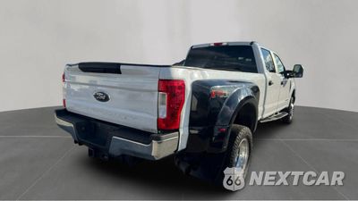 Czwarte zdjęcie samochodu z boku: 2017 FORD F350 SUPER DUTY VIN:1FT8W3DT7HED16940 - miniatura