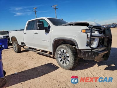 Czwarte zdjęcie samochodu z boku: 2023 CHEVROLET SILVERADO K2500 CUSTOM VIN:1GC4YMEY6PF145048 - miniatura