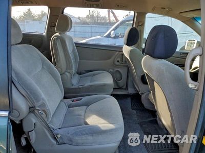 Zdjęcie 11 z 13 samochodu: 2004 TOYOTA SIENNA CE VIN:5TDZA23C64S005468 - miniatura