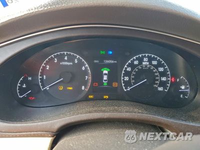 Zdjęcie 9 z 12 samochodu: 2012 HYUNDAI GENESIS 3.8L VIN:KMHGC4DD4CU169330 - miniatura