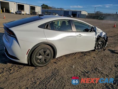 Trzecie zdjęcie samochodu z tyłu: 2026 TOYOTA PRIUS LE VIN:JTDACAAU9T3068108 - miniatura