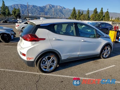 Trzecie zdjęcie samochodu z tyłu: 2017 CHEVROLET BOLT EV LT VIN:1G1FW6S04H4133950 - miniatura