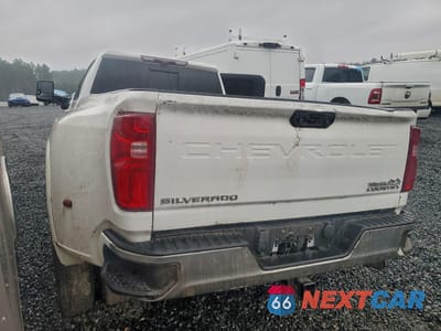 Trzecie zdjęcie samochodu z tyłu: 2022 CHEVROLET SILVERADO K3500 LT VIN:1GC4YTEY7NF246526 - miniatura