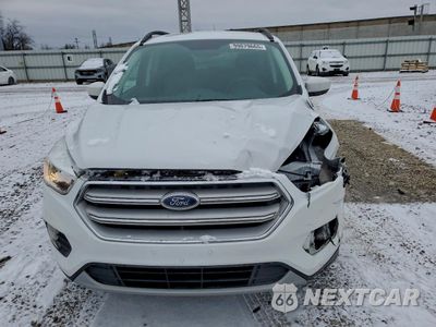 Piąte zdjęcie samochodu w środku: 2018 FORD ESCAPE SE VIN:1FMCU9GD2JUB38580 - miniatura