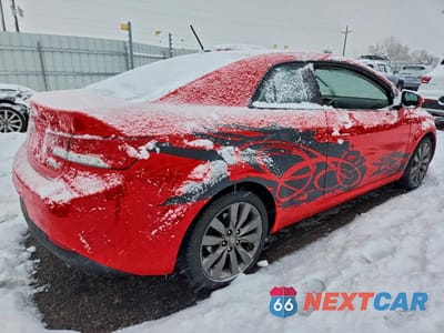 Trzecie zdjęcie samochodu z tyłu: 2011 KIA FORTE SX VIN:KNAFW6A30B5317445 - miniatura